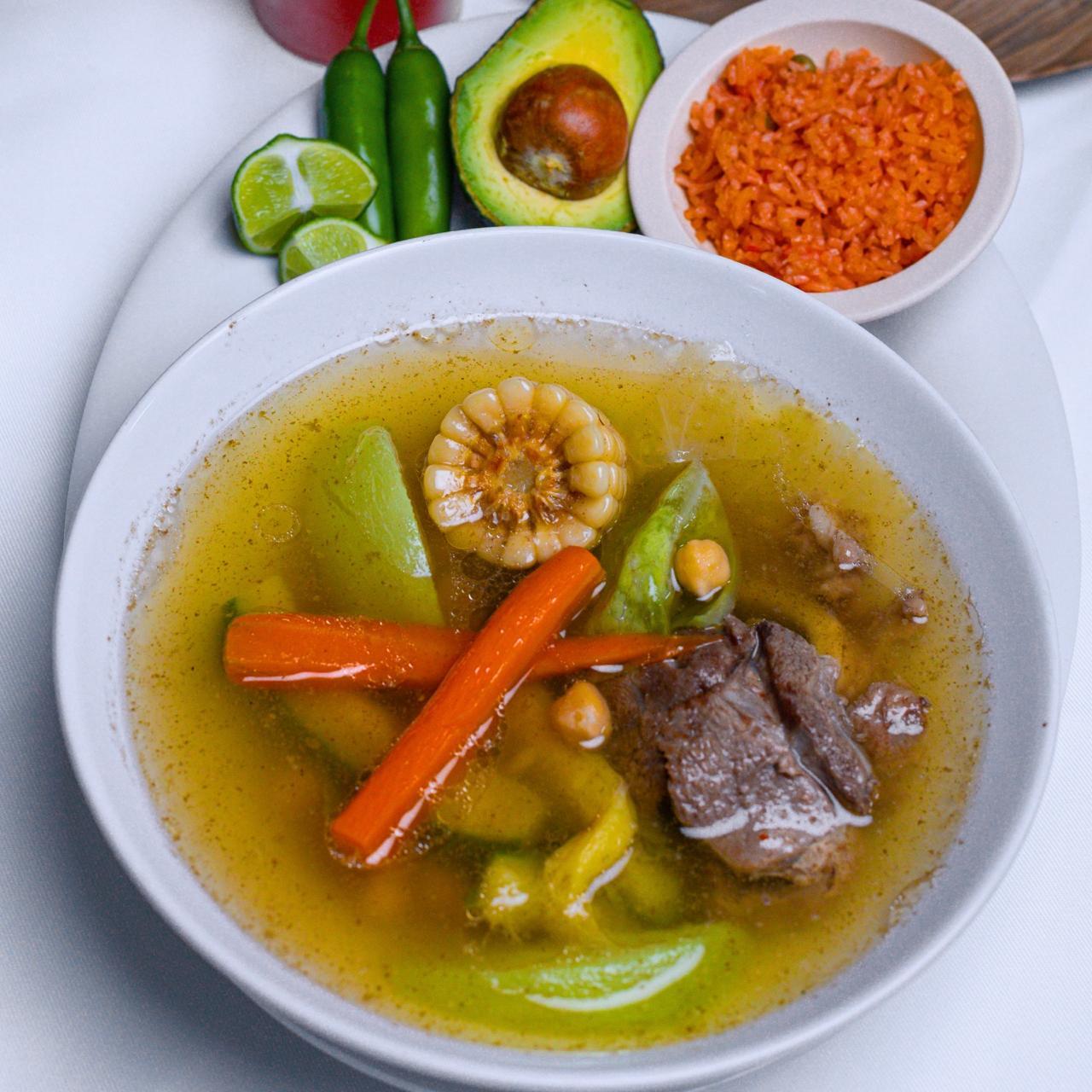 Caldo de Res en La Cabaña de la Plazuela